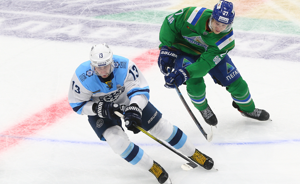 Родион Амиров в погоне за Микаэлем Руохомаа. Фото: Светлана Садыкова